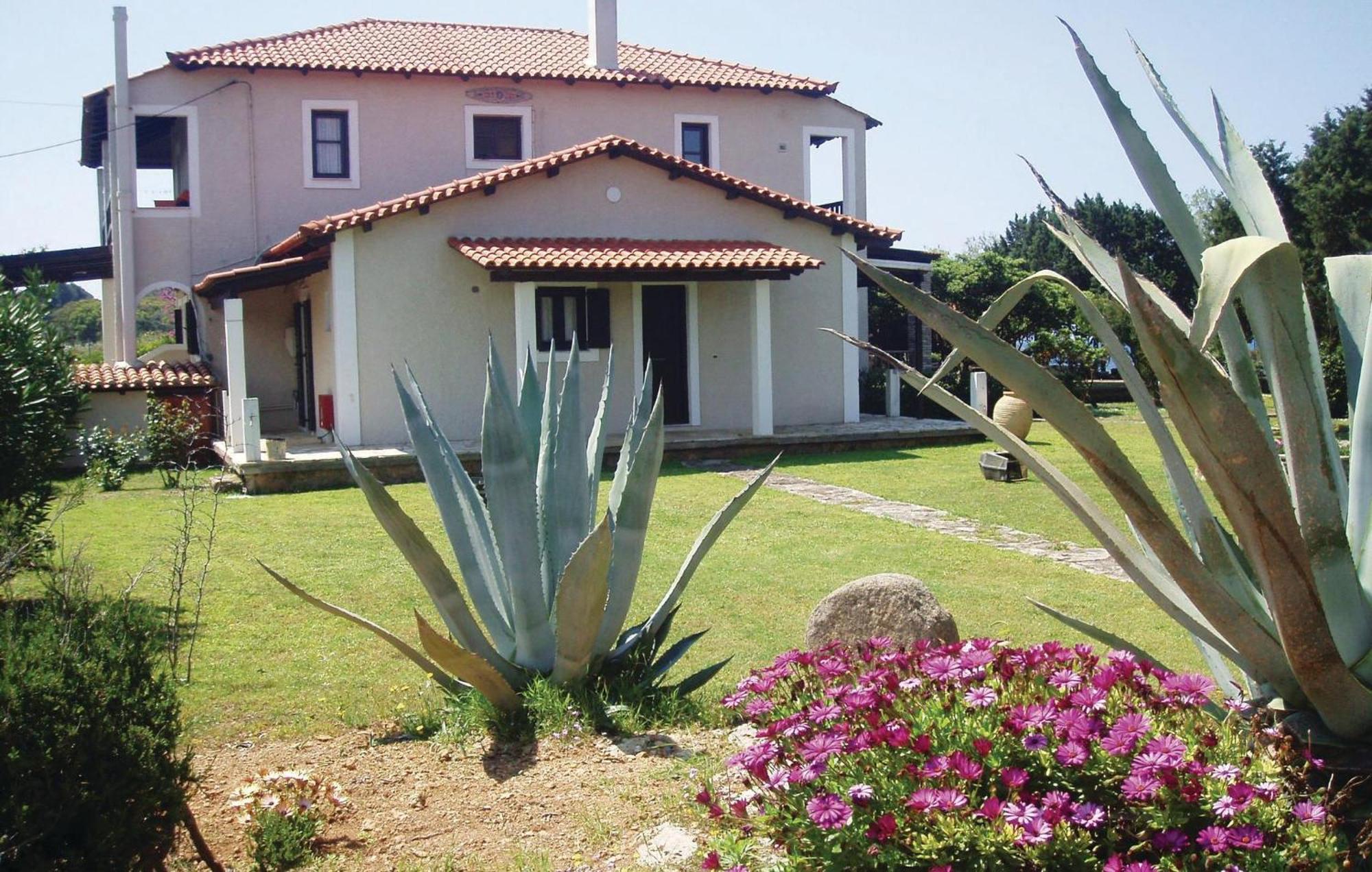 2 Bedroom Lovely Apartment In Leventoxori, Ilias Korakokhórion 外观 照片