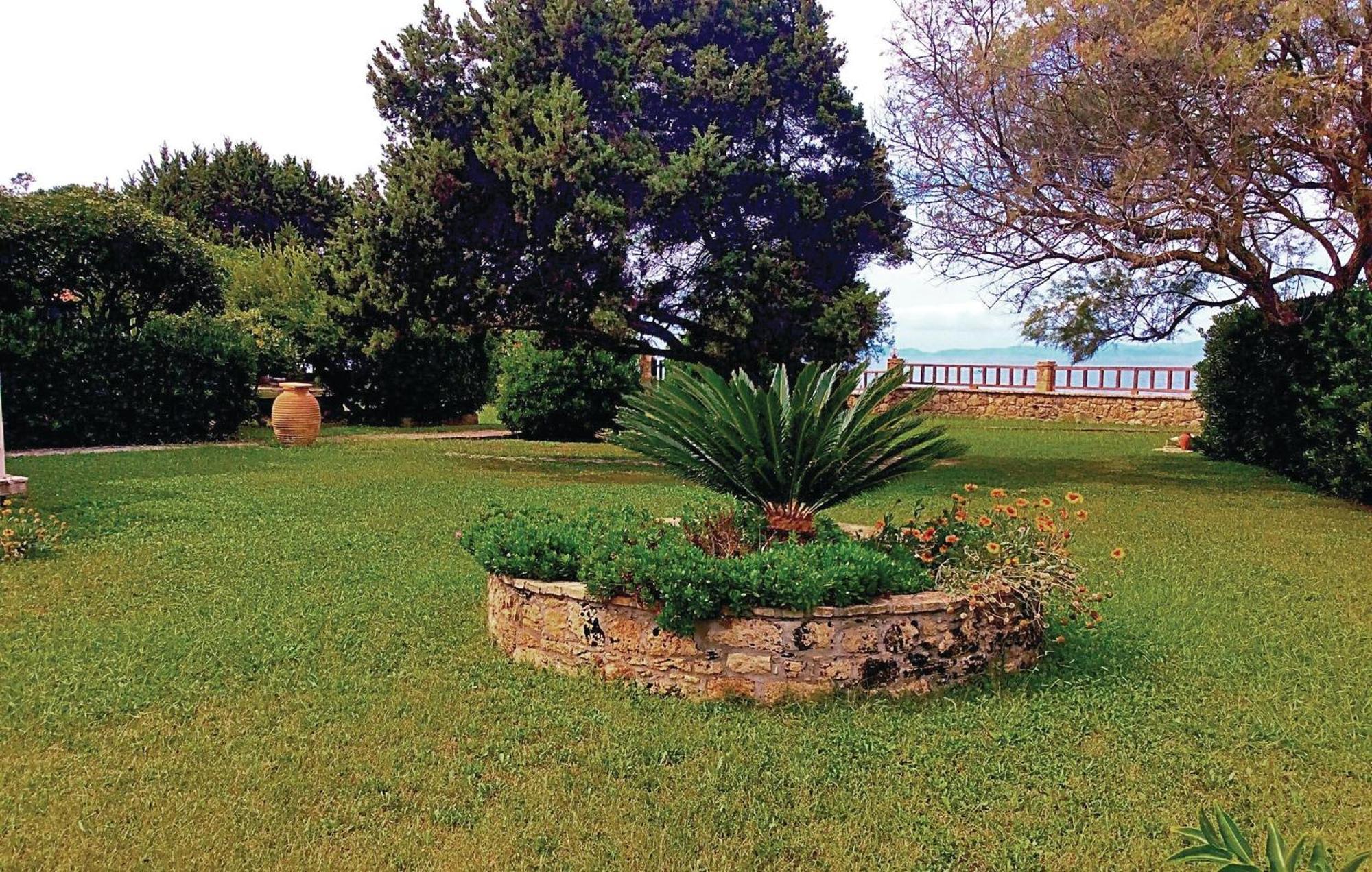 2 Bedroom Lovely Apartment In Leventoxori, Ilias Korakokhórion 外观 照片